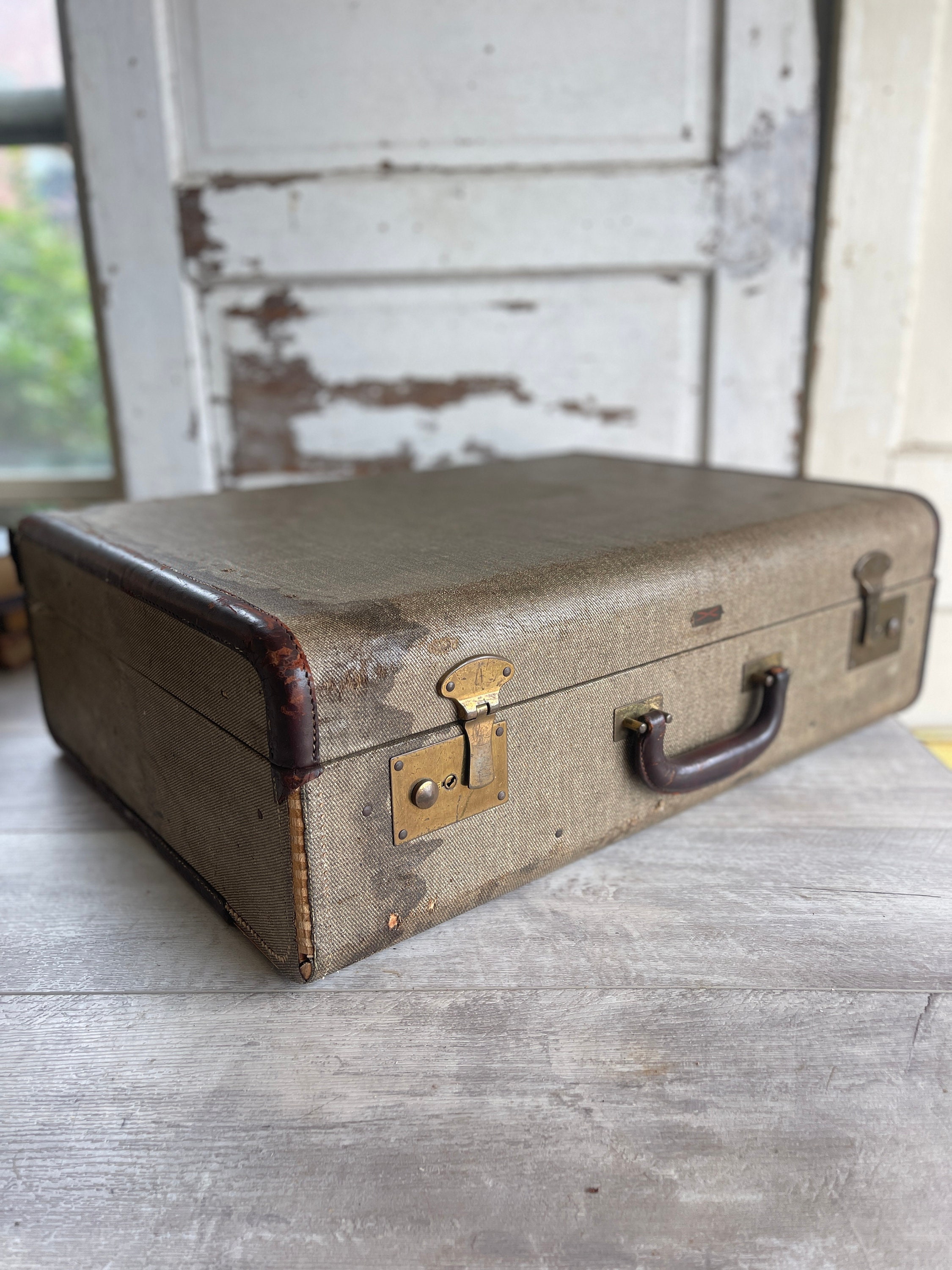 Vintage Suitcase Hartmann Brass Buckle Houndstooth Luggage - Large Vintage Suitcase Hartmann Brass Buckle Houndstooth Luggage - Large