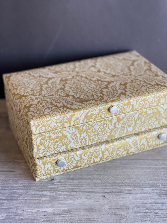 Vintage Jewelry Box Lady Buxton - Gold Damask Tape