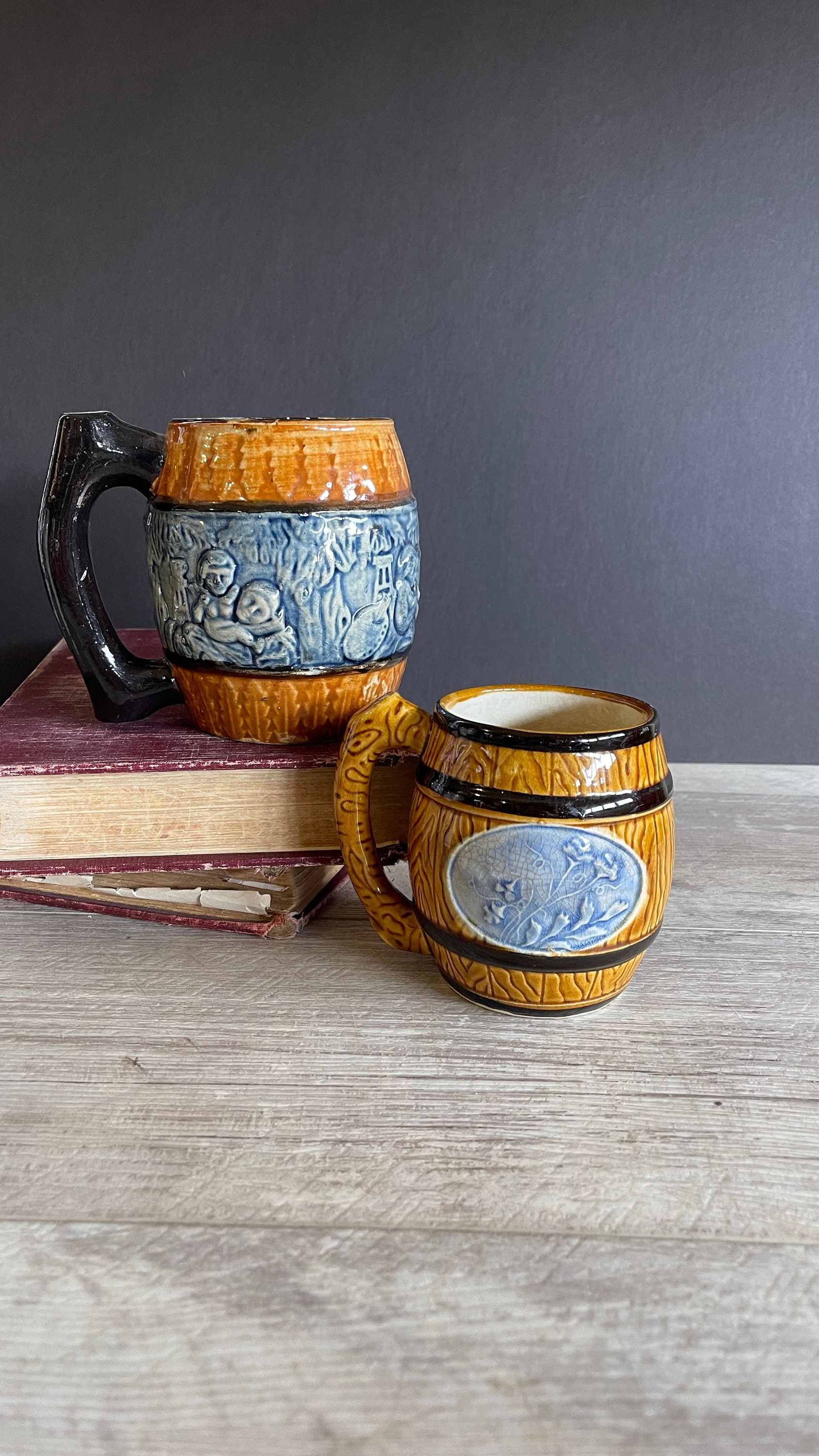 “Mahon Made Stoneware” Beerマグ （ジョッキ）ペア Vintage Majolica Beer Steins Barrel Cider Mug Japan - Hand Painted