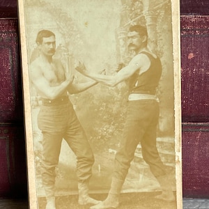 Vintage Boxers Albumen Carte de Visite -Photo Bare Knuckle Boxers - John L Sullivan and Joe Goss ?