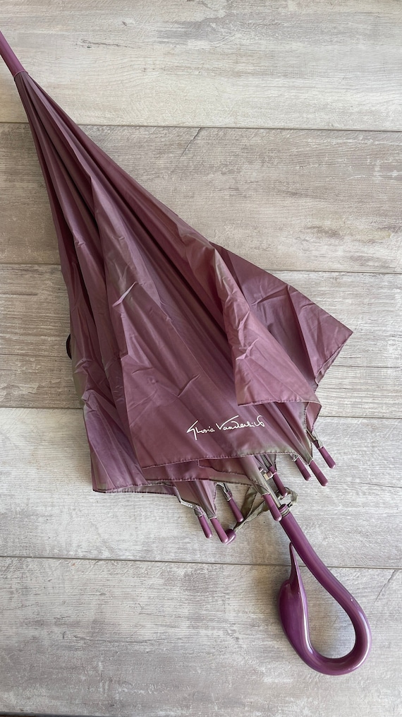 Vintage Umbrella- Gloria Vanderbilt Lavender Gray 
