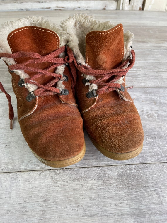 Vintage Woodbridge Suede and Shearling Booties - … - image 10