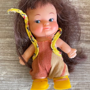 Vintage Pewee Uneeda Doll - original clothes - Umco