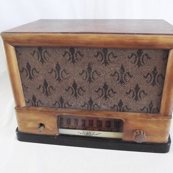 Vintage Wooden Tube Radio - Electronic Laboratories - Model 2701 - EL - Table Radio