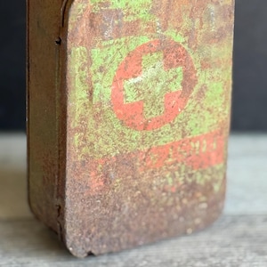 Vintage Boy Scouts First Aid Tin Red Cross Bandage 1940s Belt Mount - As Is - WW2 US Navy Tourniquet