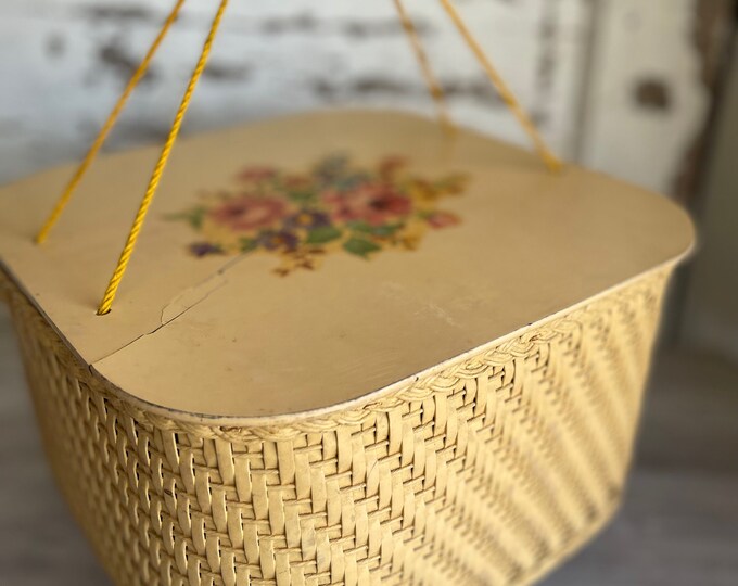 Vintage Wicker Sewing Basket Princess Algonquin Illinois Picnic Basket