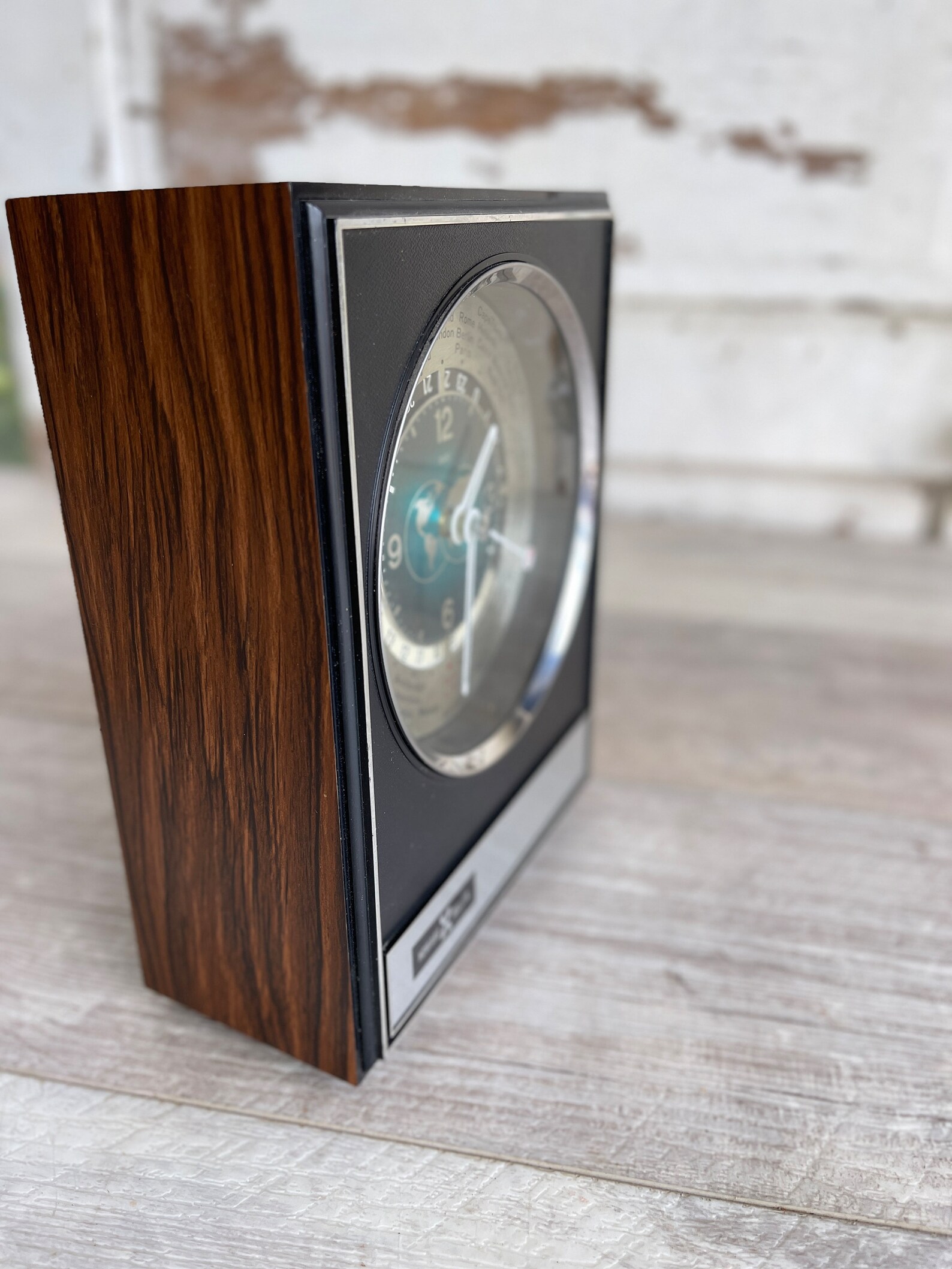 Vintage Howard Miller World Time Clock 1960s Super Cool Time Etsy