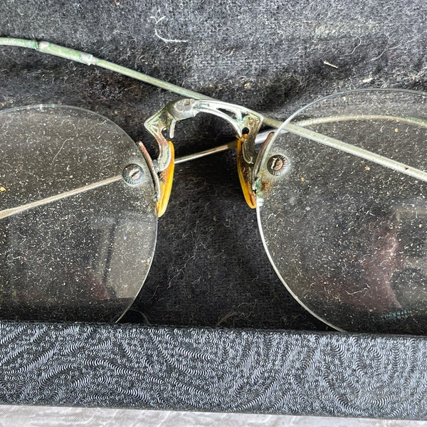 Vintage Eyeglasses Spectacles Rimless 1920s As Is Art Nouveau with Case - Display Costume OLD