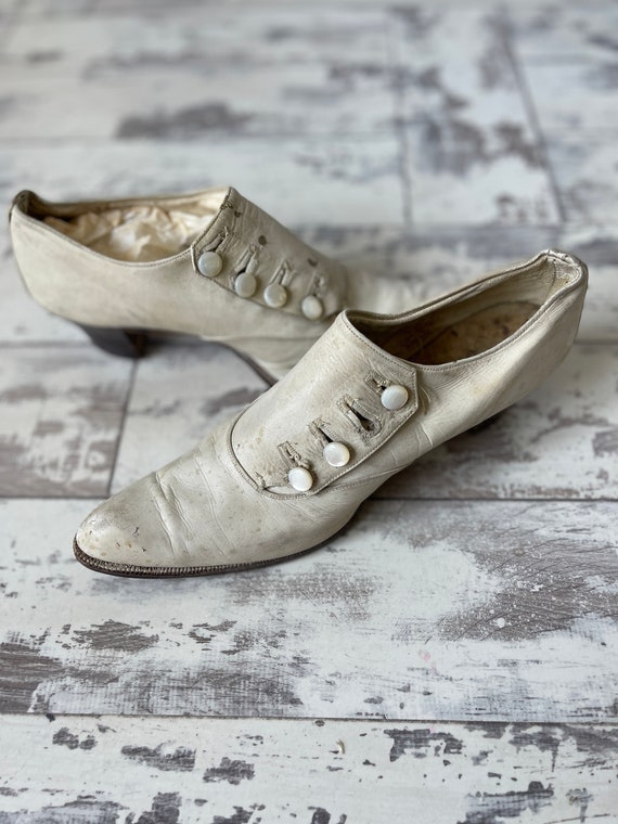 Antique Shoes - Kid Leather Wedding Kitten Heels … - image 6