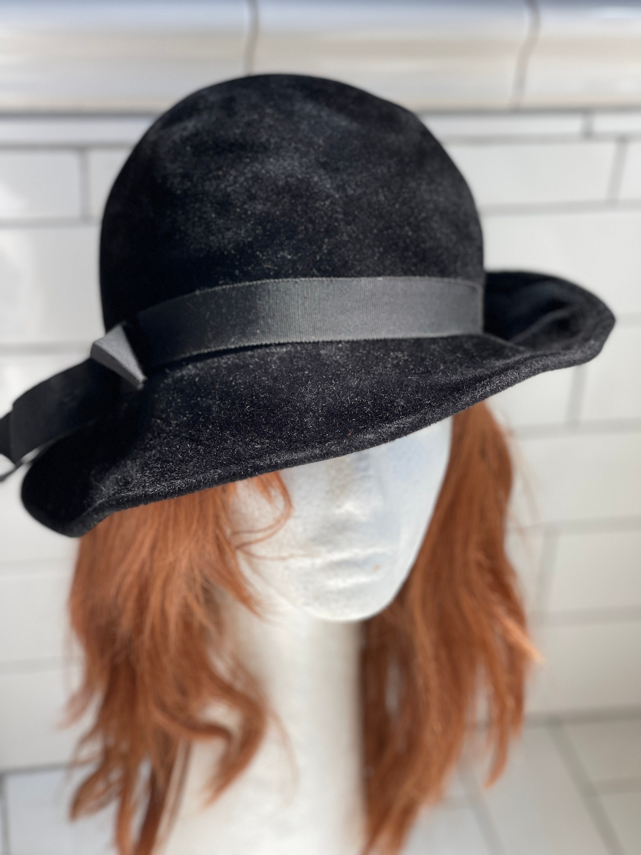 GENE DORIS vintage black velvet Bowler hat with a cross grain ribbon. Early 40s Leslie James pixie hat #outwestmarket main image 3