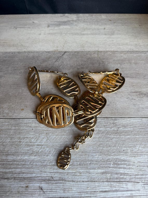 Jones New York Logo Gold Chain Belt Vintage 1990s Jones New York Logo Belt - Etsy main image 2