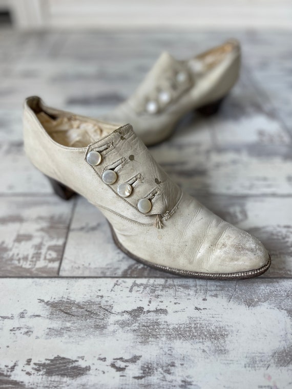 Antique Shoes - Kid Leather Wedding Kitten Heels … - image 9