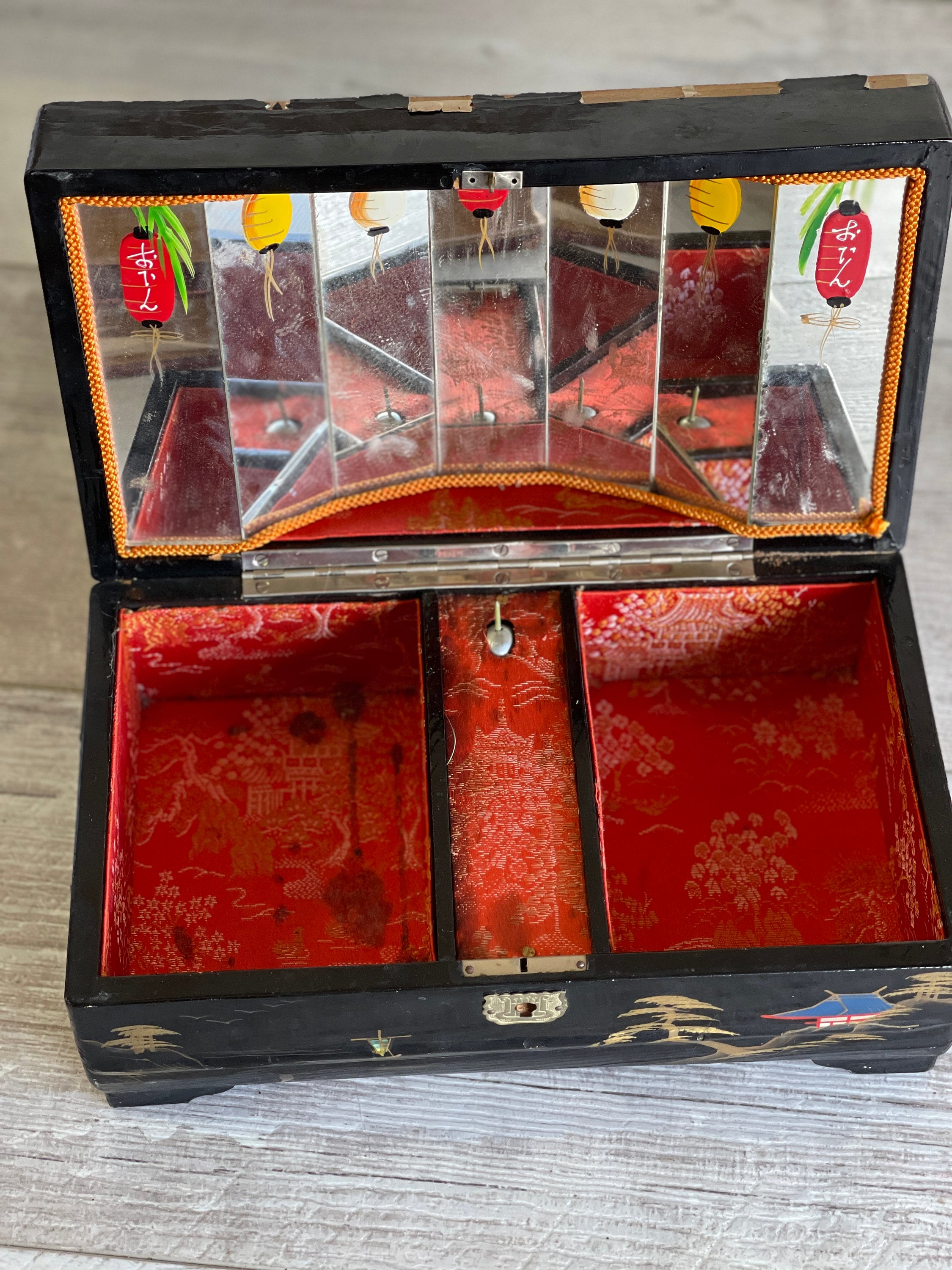 Small Laquer Art Mini Jewelry Box - Red I Lauqer art Craft