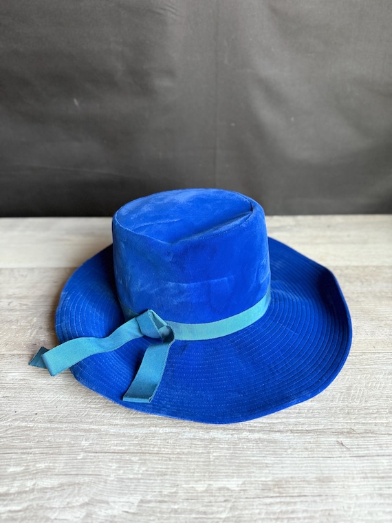 Vintage Cobalt Blue Velvet Top Hat: Wide Brim, 1960s 
