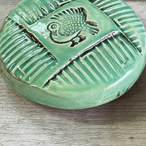 presse-papier vintage Poterie PJK bleu/vert au choix argile rouge pressée, motifs amérindiens Vert