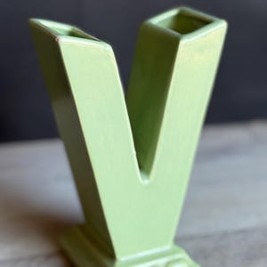 Vintage Metlox "V for Victory" WW2 Vase - Morse Code Dots Dashes #121