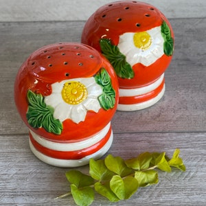 Vintage Daisy Salt & Pepper Shakers Made in Japan - Red Striped Ball Shakers