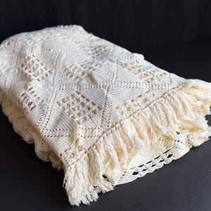 Vintage Crochet Bedspread - Full/Queen Ecru Cotton Fringe BOHO 72 x 92 Handmade