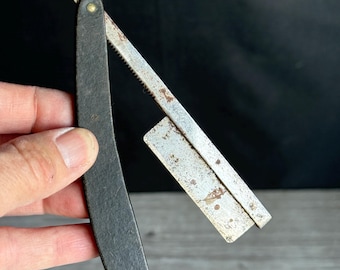 Vintage Straight Razor - Folding Bakelite Handle and Chrome Finish