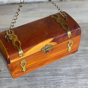 Vintage Cedar Wood Box Purse: Brass Tone Hardware, 1950s