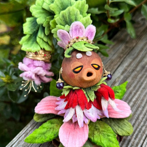 Handmade Deku Princess Figurine: Zelda Majora’s Mask Pipecleaner and Clay Replica Fanart