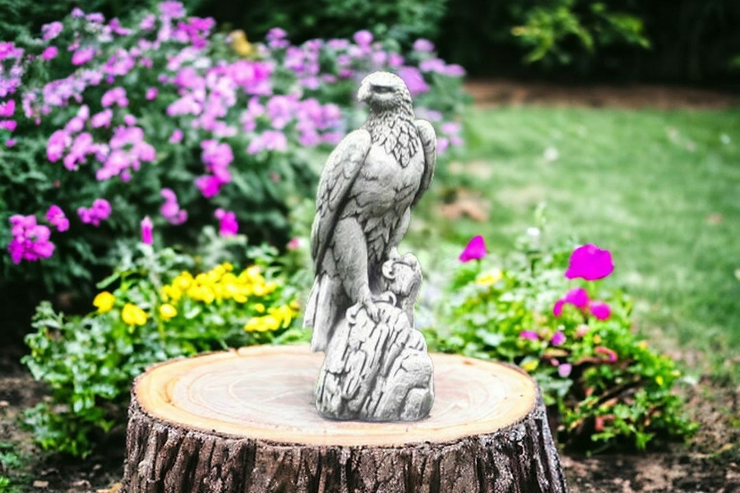 Eagle Sitting on Stump Figure Garden Wild Bird Figurine Concrete ...