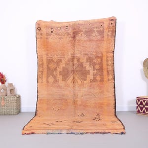 Peach Vintage Boujaad Rug 5 x 10 FT - Moroccan rug - berber handmade rug - Old moroccan rug - vintage moroccan rug - Wool rug bohemian