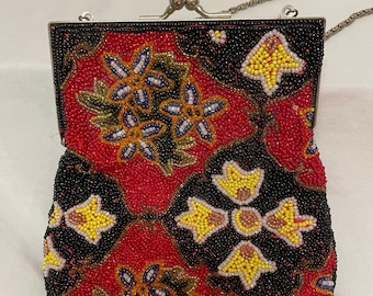 Beautiful VTG Glass Beaded Purse Bag Clasp Red Black Yellow silver chain 6x7”