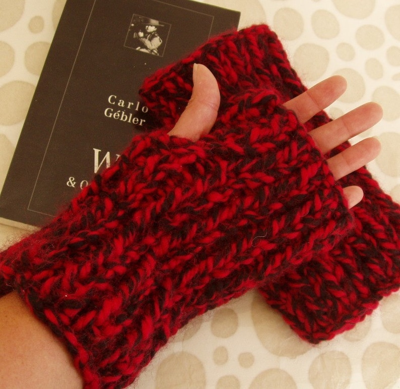 Mens Fingerless Gloves KNITTING PATTERN Chunky Yarn Gift for Him