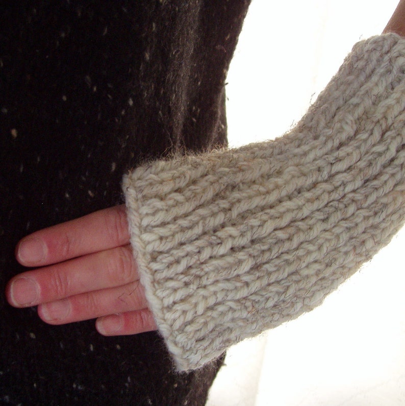 Mens Fingerless Gloves KNITTING PATTERN Chunky Yarn Gift for Him