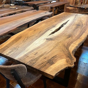 Tavolo da pranzo personalizzato in legno di noce con bordo naturale vivo, tavolo da caffè con bordo vivo, tavolo da ufficio, tavolo da conferenza, tavolo da cucina, tavolo in legno