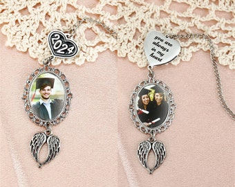 Borla de graduación de foto y texto personalizada con alas de ángel, amuleto de foto de graduación, regalo de graduación conmemorativo, amuleto de gorro de graduación 2024