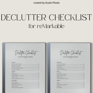 Puede incluir: Una lista de verificación en blanco y negro titulada "Declutter Checklist" para un desafío de limpieza de 30 días. La lista de verificación está dividida en secciones para la cocina, el baño, la oficina, el garaje, la ropa y la sala de estar.