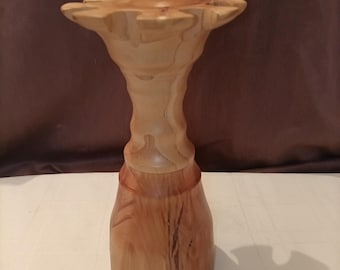 アッシュ材とチェリー材で作られたスピンドルホルダー。