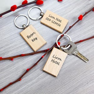 Custom Wood Key Fob – Personalized Gift Idea for Couples, Parents or Friends, Great for Birthdays or Holiday Celebrations