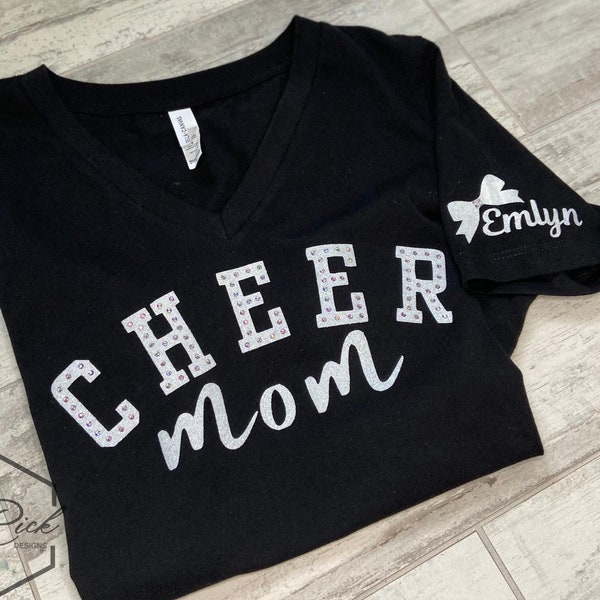 T-shirt personnalisé avec strass pour maman : col en V scintillant