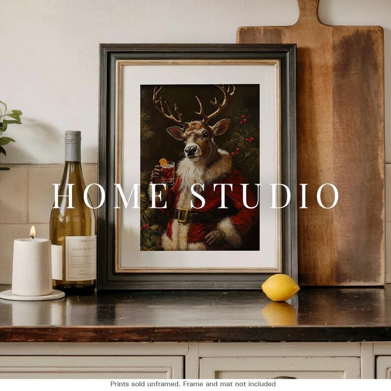 Santa Suit Deer Art - Christmas Whiskey Picture, Holiday Bar Print, Whimsical Reindeer, Winter Decor afbeelding 8