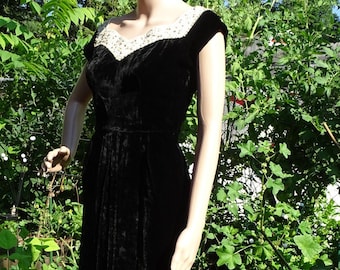 Vintage 1950s Black Velvet Cocktail Dress Sweetheart Neckline Mid Century Embellished Evening Gown Metal Side Zipper, Whimsigoth Goth LBD