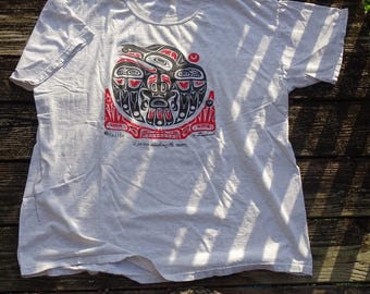 Vintage 90s Jerzees High Cotton Raven Stealing the Moon T-Shirt Sandoval Seattle Heather Gray Red Black Native Art Graphic Tee Thrashed 2XL