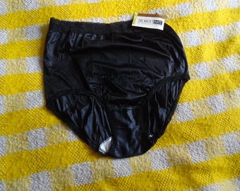 Vintage Sears The Doesnt Panty Size 6 Black High Waisted Briefs Deadstock NWT Nylon Panties, 1980s 1990s Full Coverage Seamless Lingerie