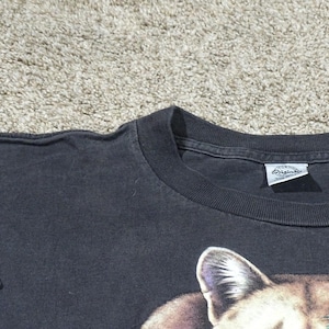 Vintage 90s Cougar Mountain Lion T-Shirt Made in USA Mango Tropic Adventure Wear Graphic Distressed Thrashed Aesthetic Adult Large Bild 4