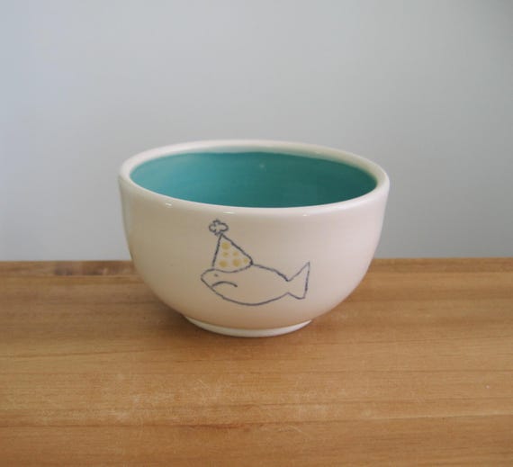 スナックボウル 花型 陶器 ディップボウル 醤油皿 ミニ調味料 磁器 セラミックディップソースボウル3点セット、醤油皿、花型の小さなディップソース カップ、ミニ磁器ディップソースボウルプレート、スーツ 醤油 セット、セラミックディッピング、ソースボウル、デザート用 ... ソース用ボウル 小さなセラミック製のディップ皿は、小さなスナックやおやつを入れるのに最適です。