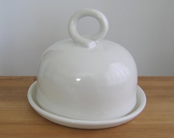 Modern pottery butter dish with lid, White stoneware butter keeper, Handmade wheel thrown ceramic foodie gift, Kitchen, Housewarming, Chef