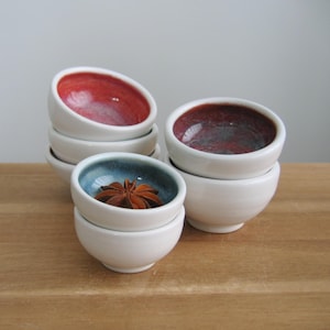 Su elección de un mini cuenco de cerámica: plato de anillo de cerámica pequeño, especias, pastillero