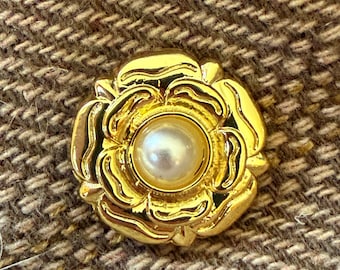 Tudor jewelry for gowns pearl  - Renaissance ouches - ooches for Queen Elizabeth - Anne Boleyn jewelry - Renaissance buttons - Tudor buttons