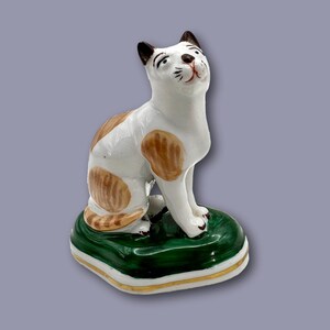 Antique Staffordshire Cat Kitty English Porcelain Pottery Figurine Green Base