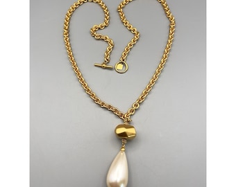 Vintage Anne Klein Heavy Gold Tone Pearl Drop Toggle Runway Necklace