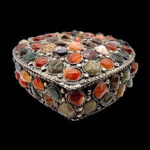 Vintage Moorish Sajai Silver Box Inlaid with Gemstones
