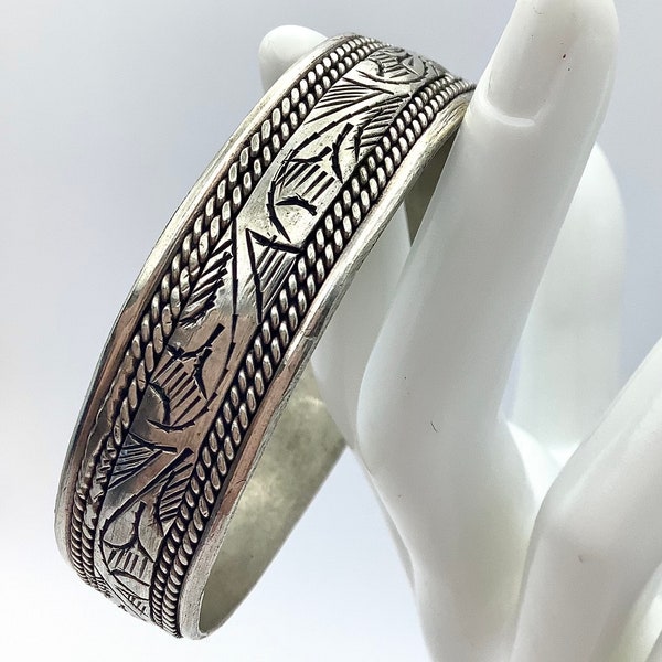 Antique Carved Etched Berber Silver Morocco Bangle Bracelet 48 Grams