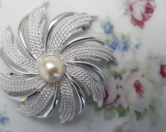 Vintage Sarah Coventry Silvertone Pearl Large Swirl Brooch - Chic Style